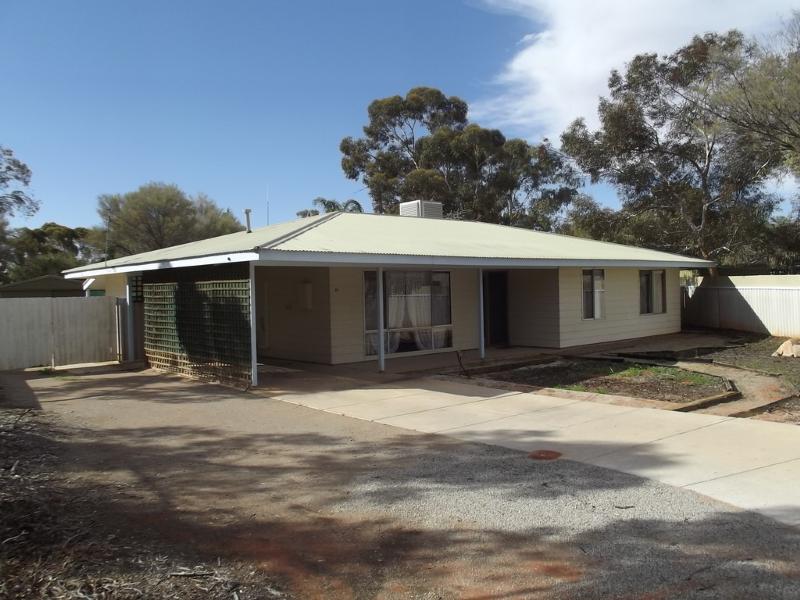 15 MIRRA STREET ROXBY DOWNS<BR>SA 5725