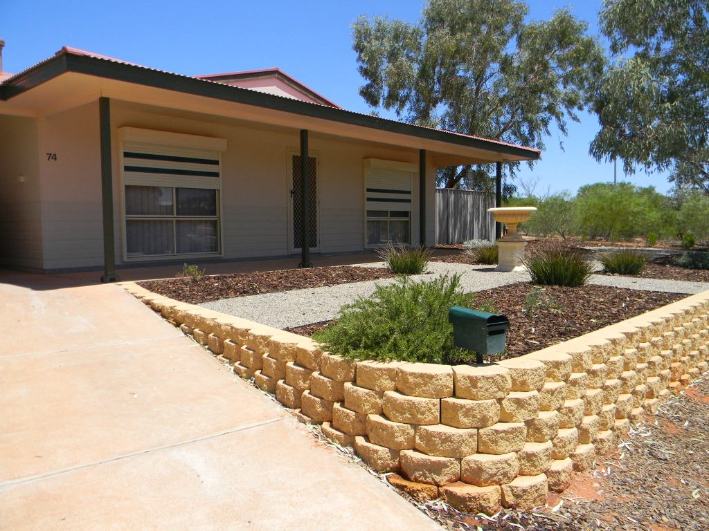 74 STUART ROAD ROXBY DOWNS<BR>SA 5725