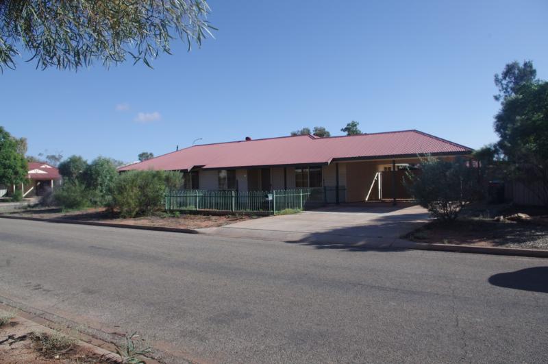 19 SANTALUM WAY ROXBY DOWNS<BR>SA 5725