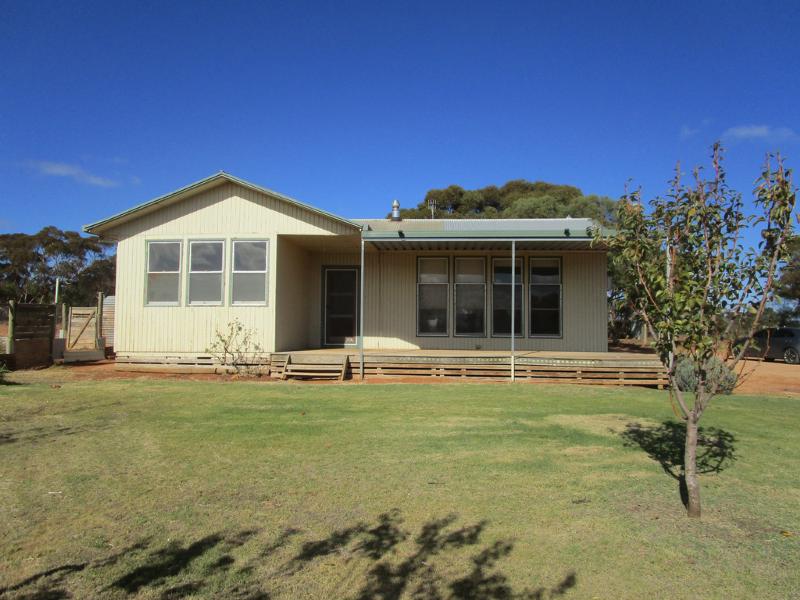 84 GOLLEDGE ROAD MONASH<BR>SA 5342