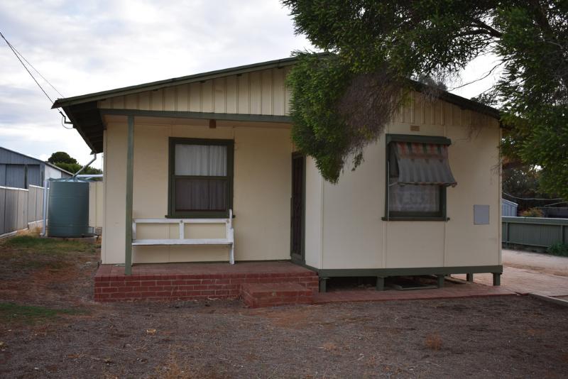 16 COLIN STREET LOXTON<BR>SA 5333