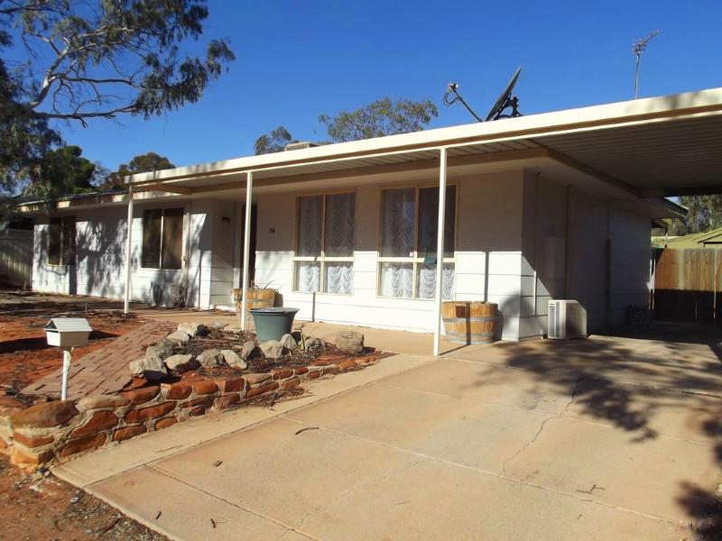 56 PIONEER DRIVE ROXBY DOWNS<BR>SA 5725