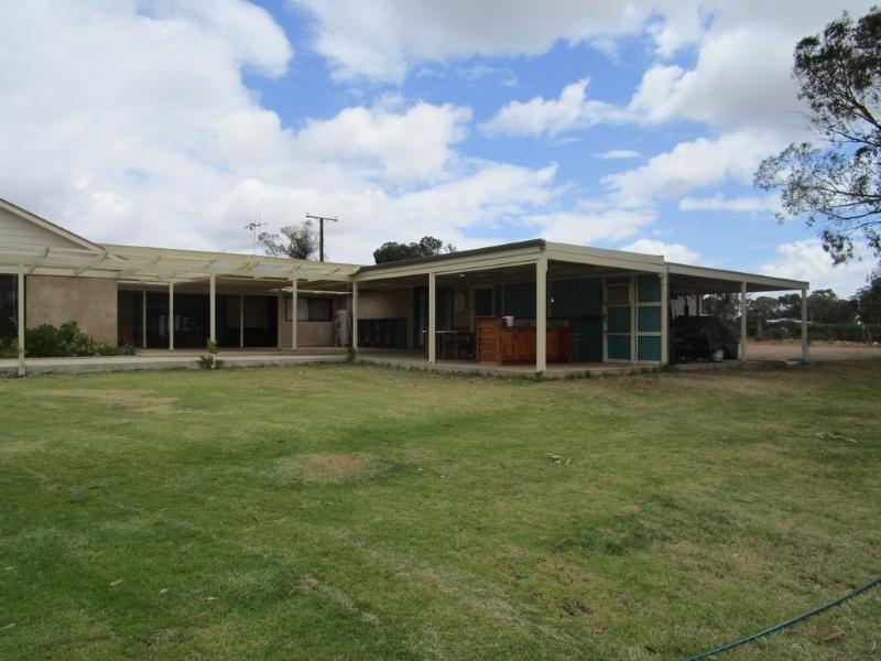 44 DAVIDSON ROAD BARMERA<BR>SA 5345