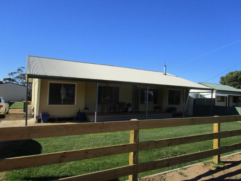 14 ADELAIDE ROAD PINNAROO<BR>SA 5304