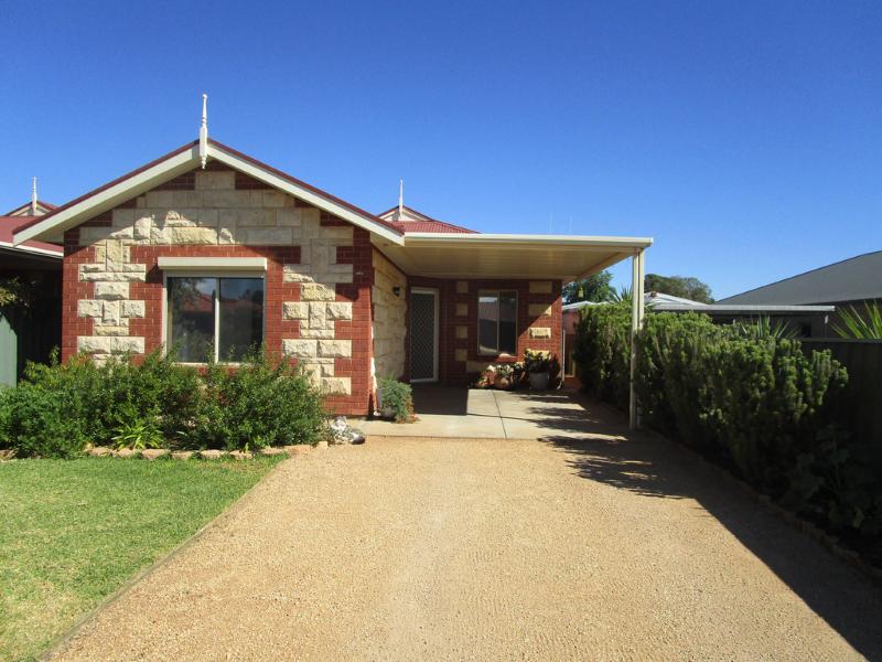 44A ERINGA AVENUE LOXTON<BR>SA 5333