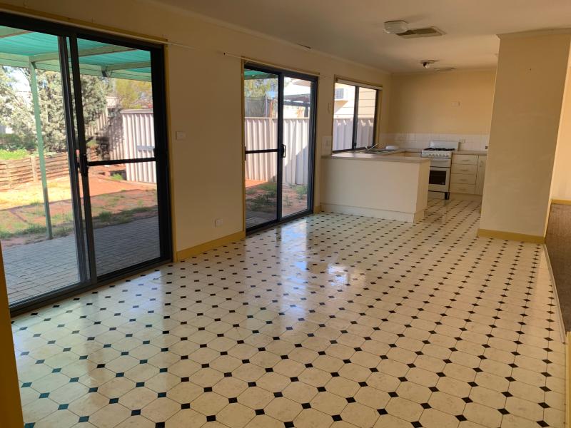 22 FINNISS STREET ROXBY DOWNS<BR>SA 5725