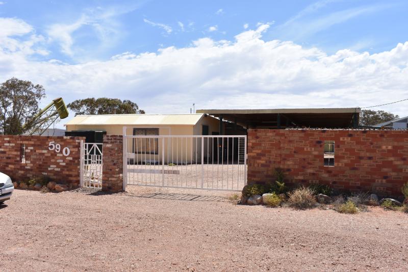 27 MALLIOTIS BOULEVARD COOBER PEDY<BR>SA 5723