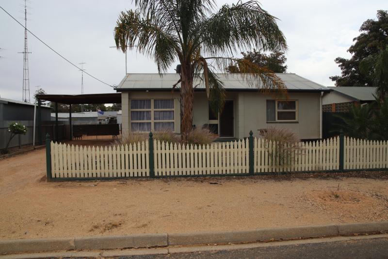 6 OBST STREET BERRI<BR>SA 5343