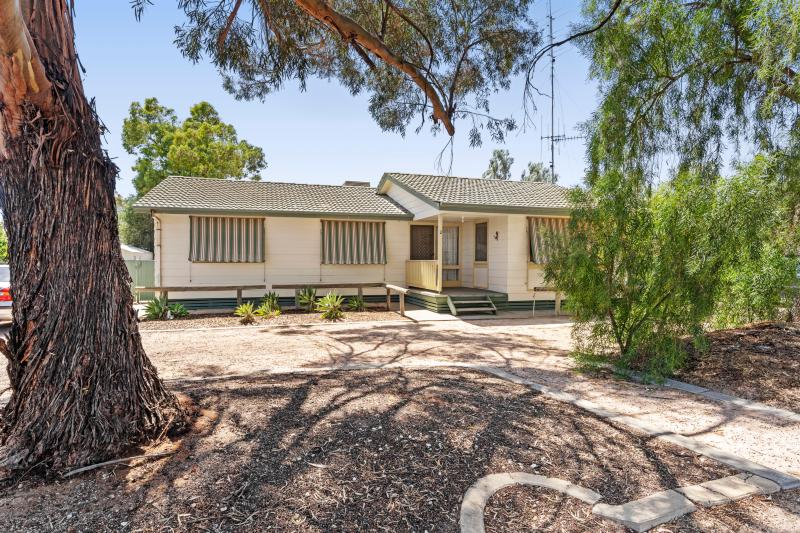 2 GARRARD STREET BARMERA<BR>SA 5345