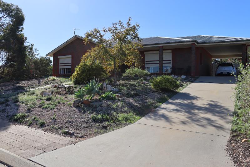 22 MIDDLETON AVENUE PARINGA<BR>SA 5340
