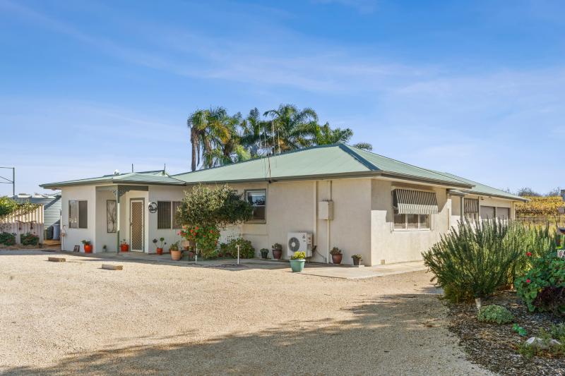 184 DORSCH AVENUE LOXTON<BR>SA 5333