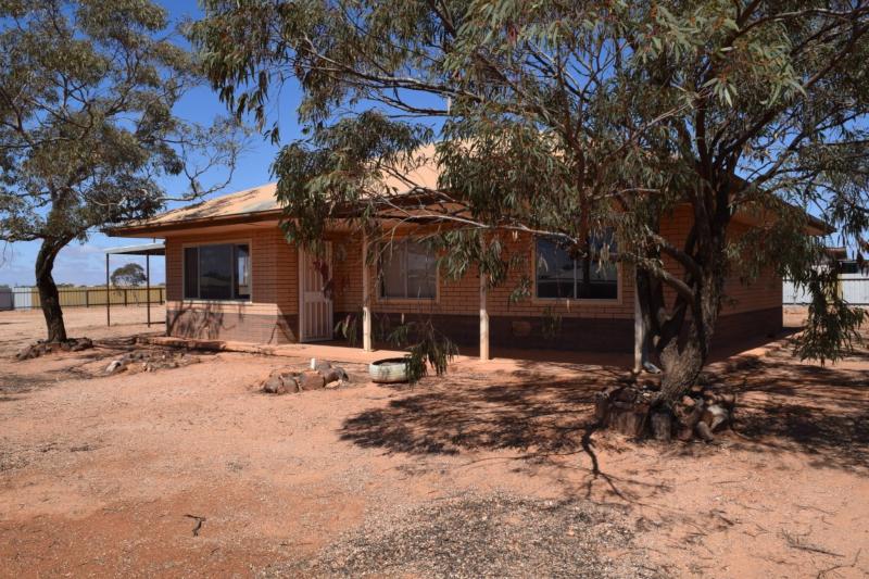 LOT 153 ROUFOS PLACE COOBER PEDY<BR>SA 5723