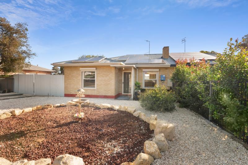 8 BONNAR STREET BARMERA<BR>SA 5345