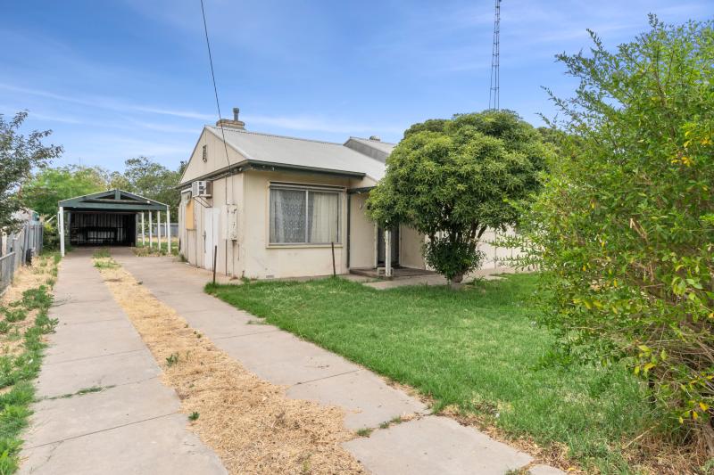 8 FOSTER ROAD PINNAROO<BR>SA 5304