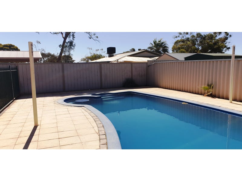 4 MYALL STREET ROXBY DOWNS<BR>SA 5725