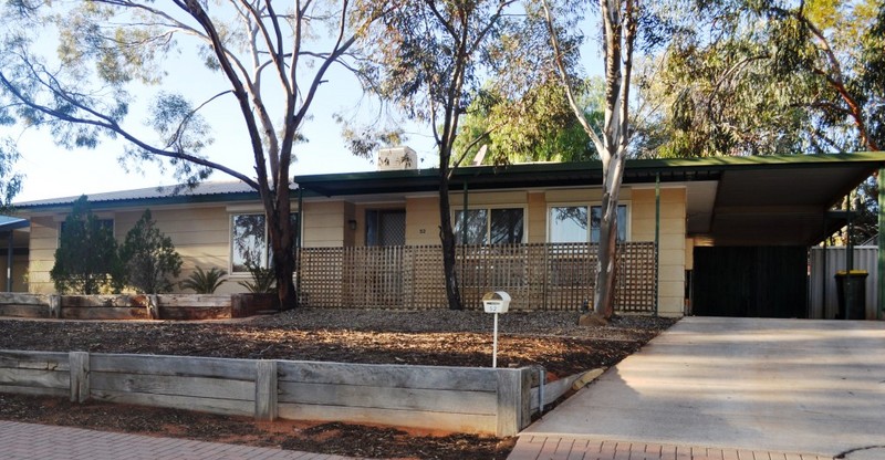 52 PIONEER DRIVE ROXBY DOWNS<BR>SA 5725