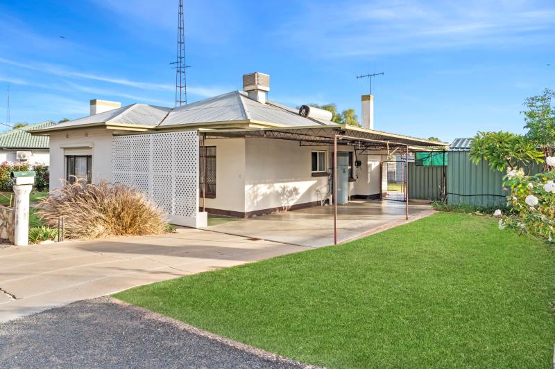 14 MACGILLIVRAY STREET BARMERA<BR>SA 5345