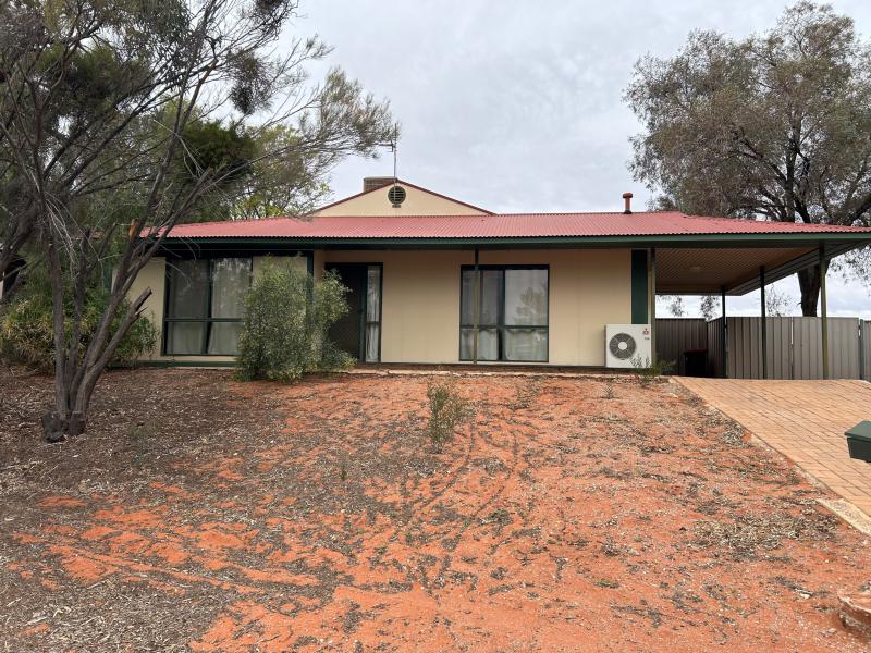 6 FINNISS STREET ROXBY DOWNS<BR>SA 5725