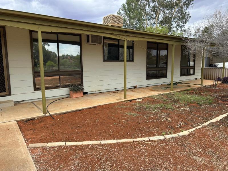 68 AXEHEAD ROAD ROXBY DOWNS<BR>SA 5725