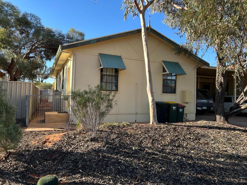 23A & 23B WILAROO STREET ROXBY DOWNS<BR>SA 5725