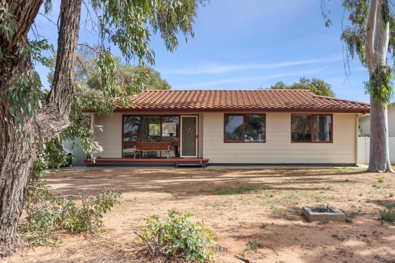 13 SHARLEY COURT RENMARK<BR>SA 5341