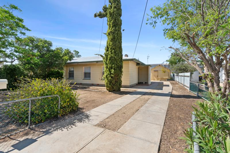 19 ACACIA CRESCENT RENMARK<BR>SA 5341