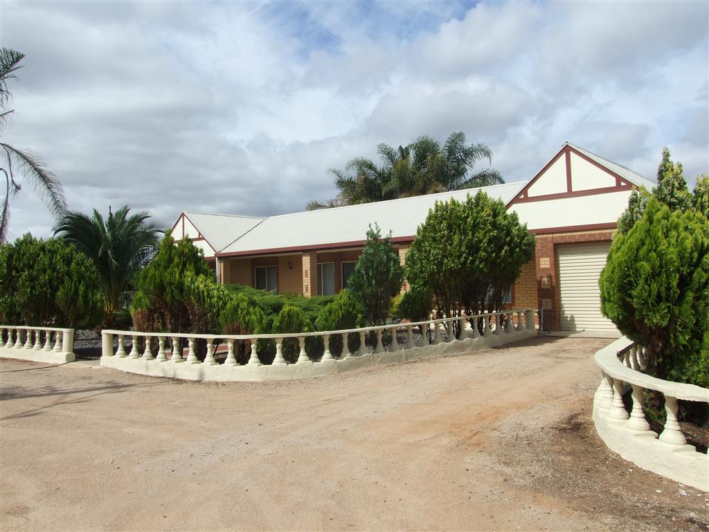 599 RAL RAL AVENUE RENMARK<BR>SA 5341