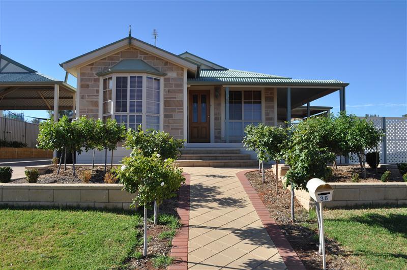 38 TILIQUA CRESCENT ROXBY DOWNS<BR>SA 5725