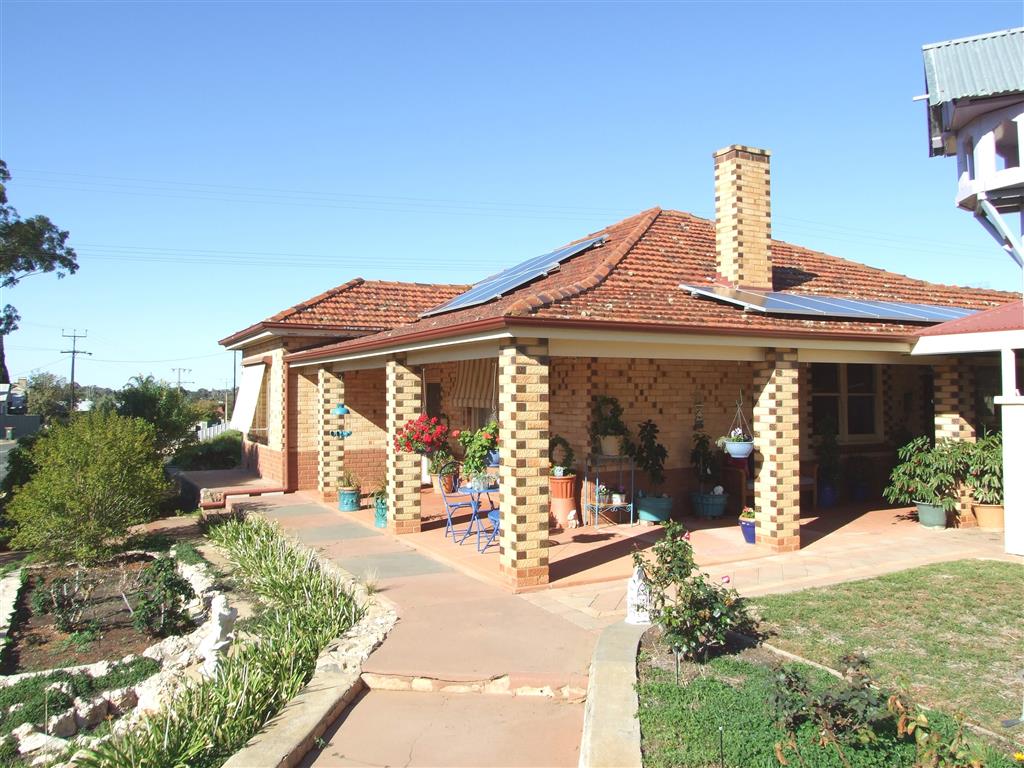 18 THIRD STREET LOXTON<BR>SA 5333